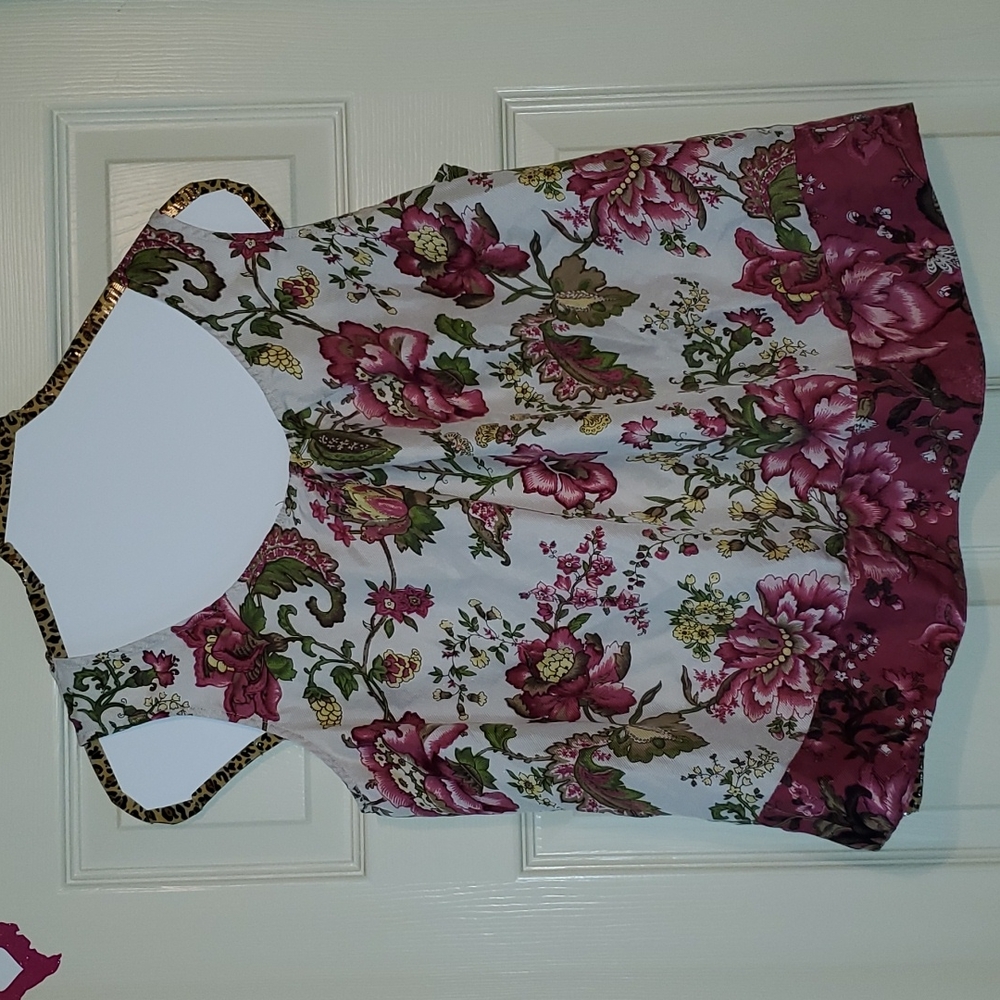 3/$15 Floral blouse